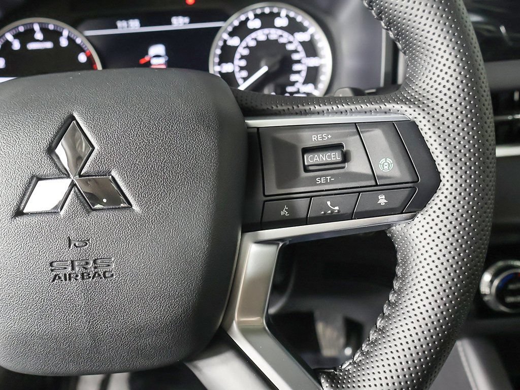 New 2026 Mitsubishi Outlander AWD image 42