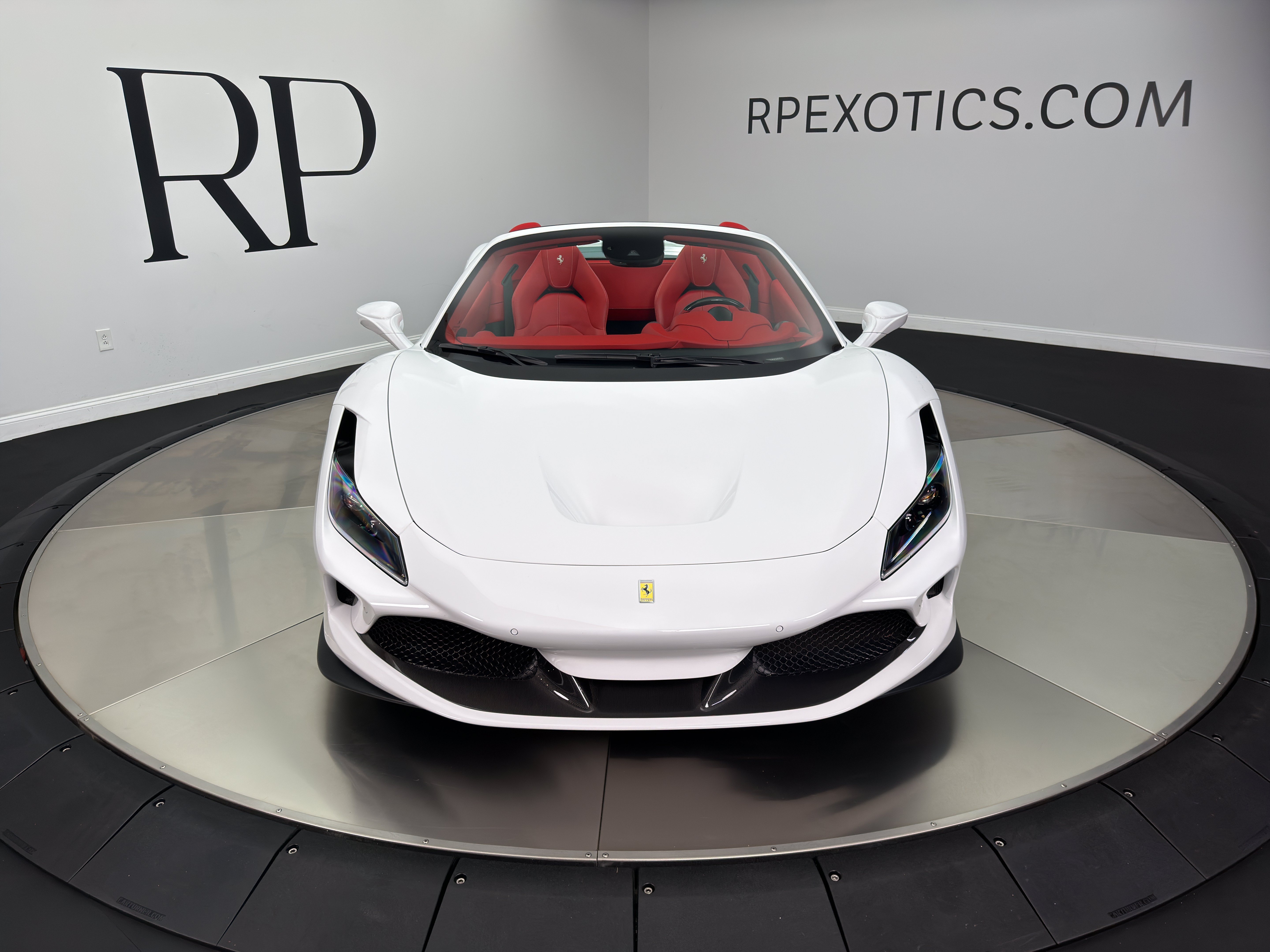 Used 2023 Ferrari F8 Tributo RWD image 5