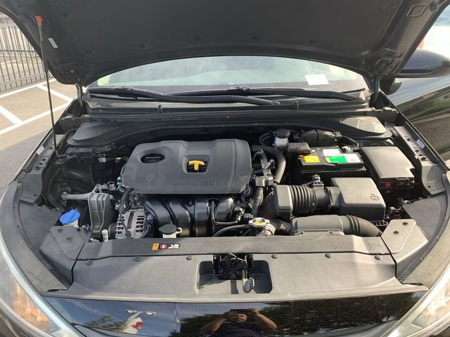 Used 2020 Hyundai Elantra Value Edition w/ Cargo Package (C1) image 16