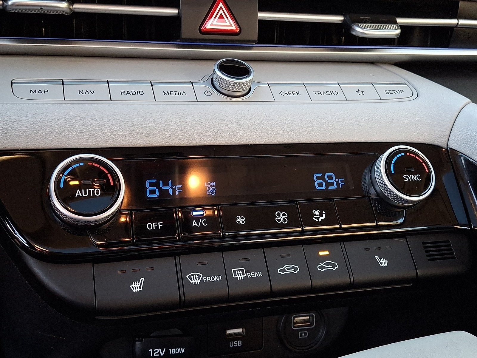 Certified 2023 Hyundai Elantra Limited FWD image 19