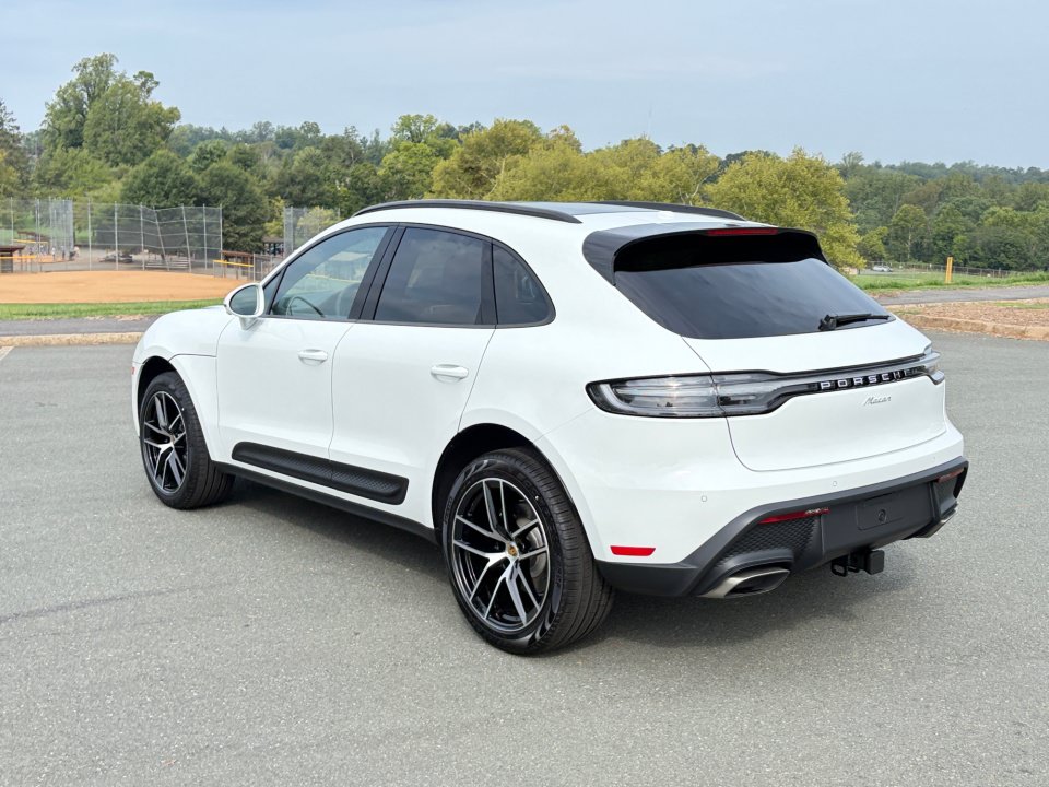 New 2026 Porsche Macan AWD/4WD image 3