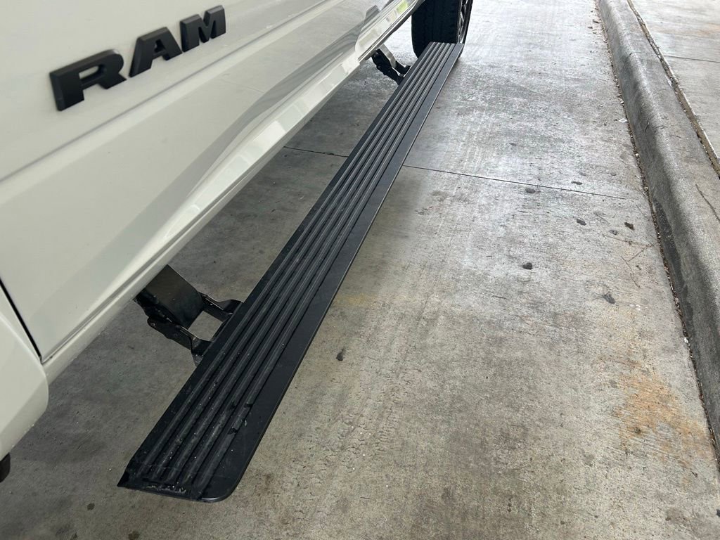 Used 2025 RAM 2500 Limited AWD/4WD image 18