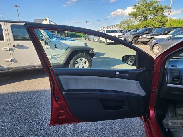 Used 2010 Nissan Sentra 2.0 SR w/ Convenience Pkg FWD image 9
