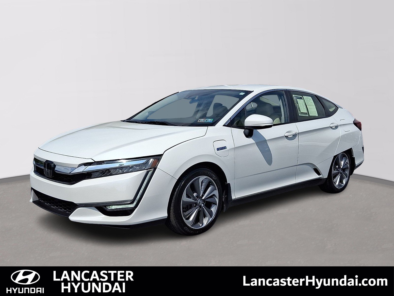 Used 2018 Honda Clarity Touring image 1