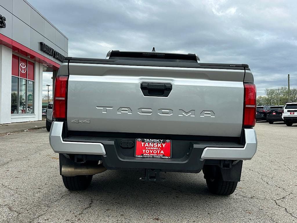 Certified 2024 Toyota Tacoma SR5 AWD/4WD image 4