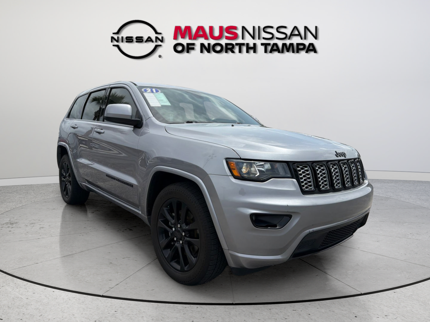 Used 2021 Jeep Grand Cherokee Laredo X RWD image 1