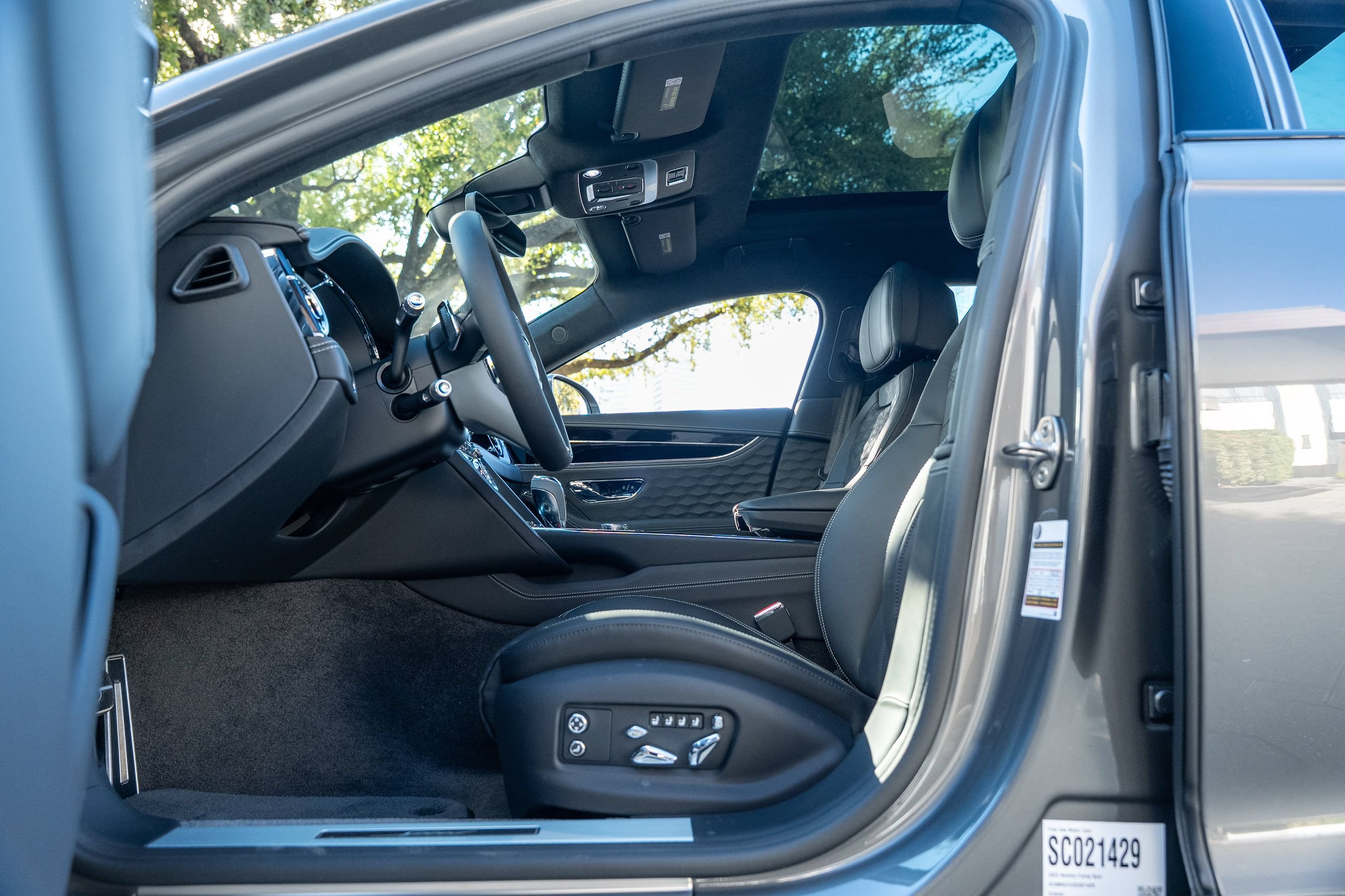Certified 2025 Bentley Flying Spur Plug-In Hybrid AWD/4WD image 20