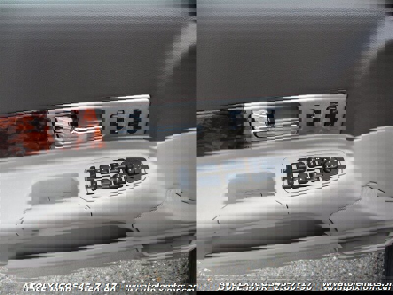 Used 2004 Lincoln LS image 15