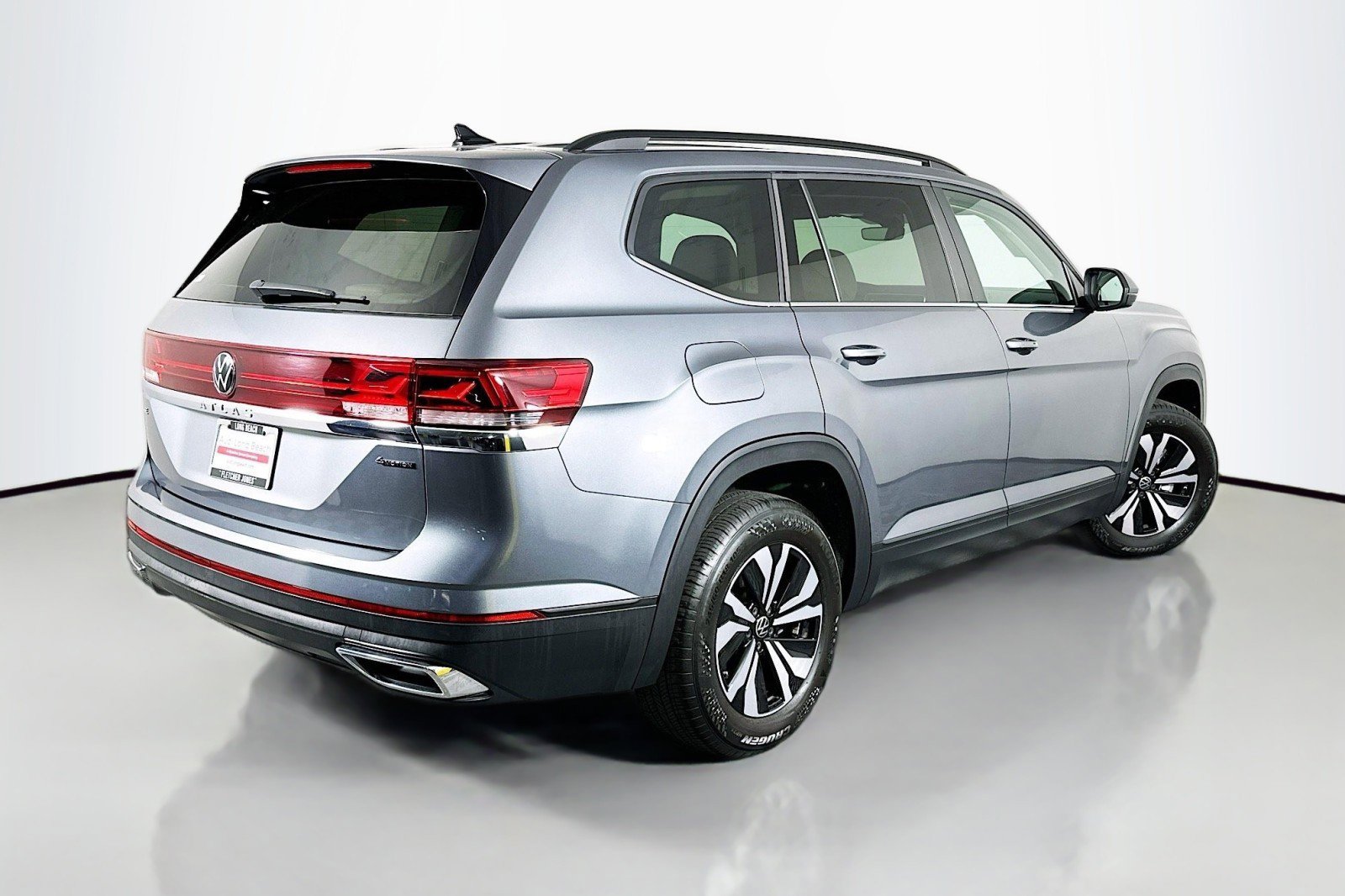 Used 2024 Volkswagen Atlas SE image 15