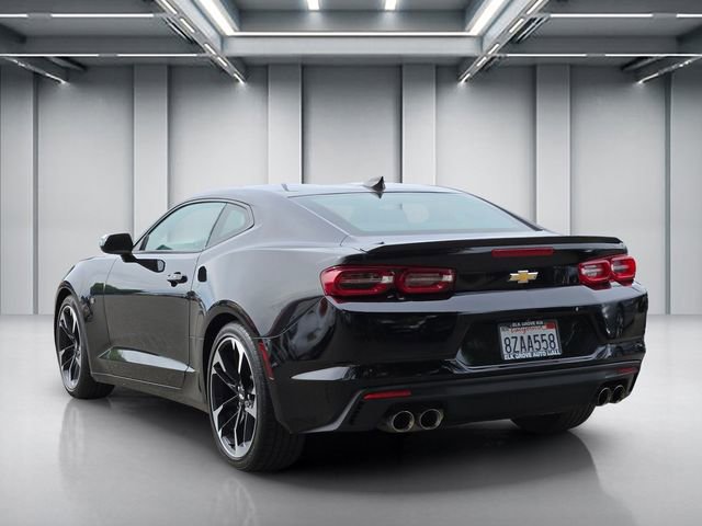 Used 2021 Chevrolet Camaro LT w/ Technology Package image 6
