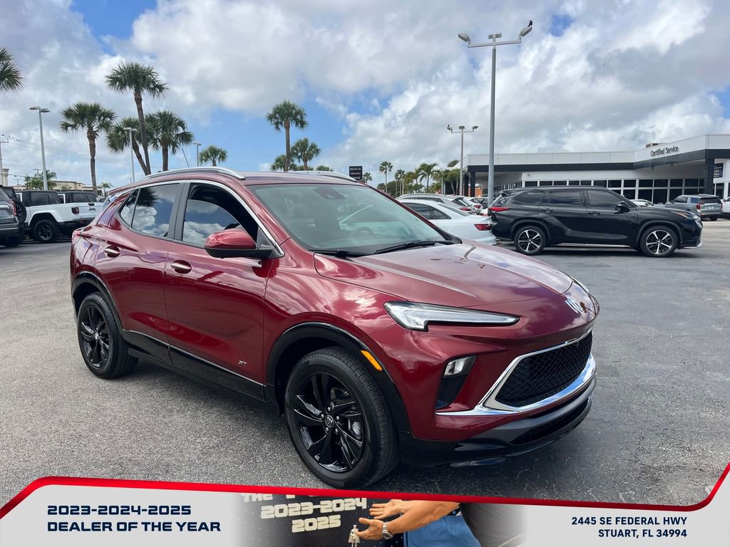 Used 2025 Buick Encore GX Sport Touring w/ Advanced Technology Package image 2