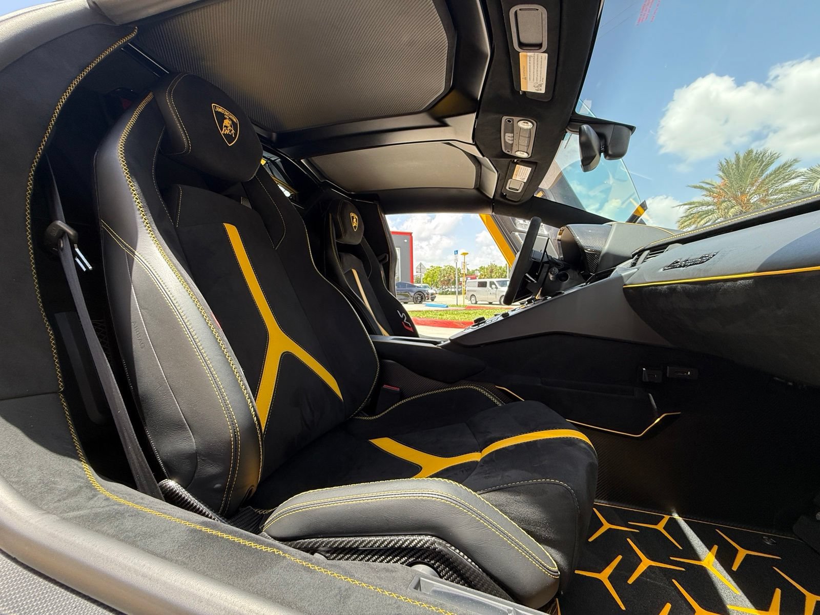 Used 2021 Lamborghini Aventador SVJ AWD/4WD image 57