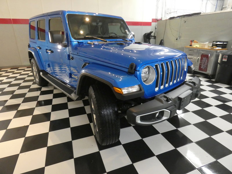 Used 2022 Jeep Wrangler Unlimited Sahara w/ Dual Top Group AWD/4WD image 3