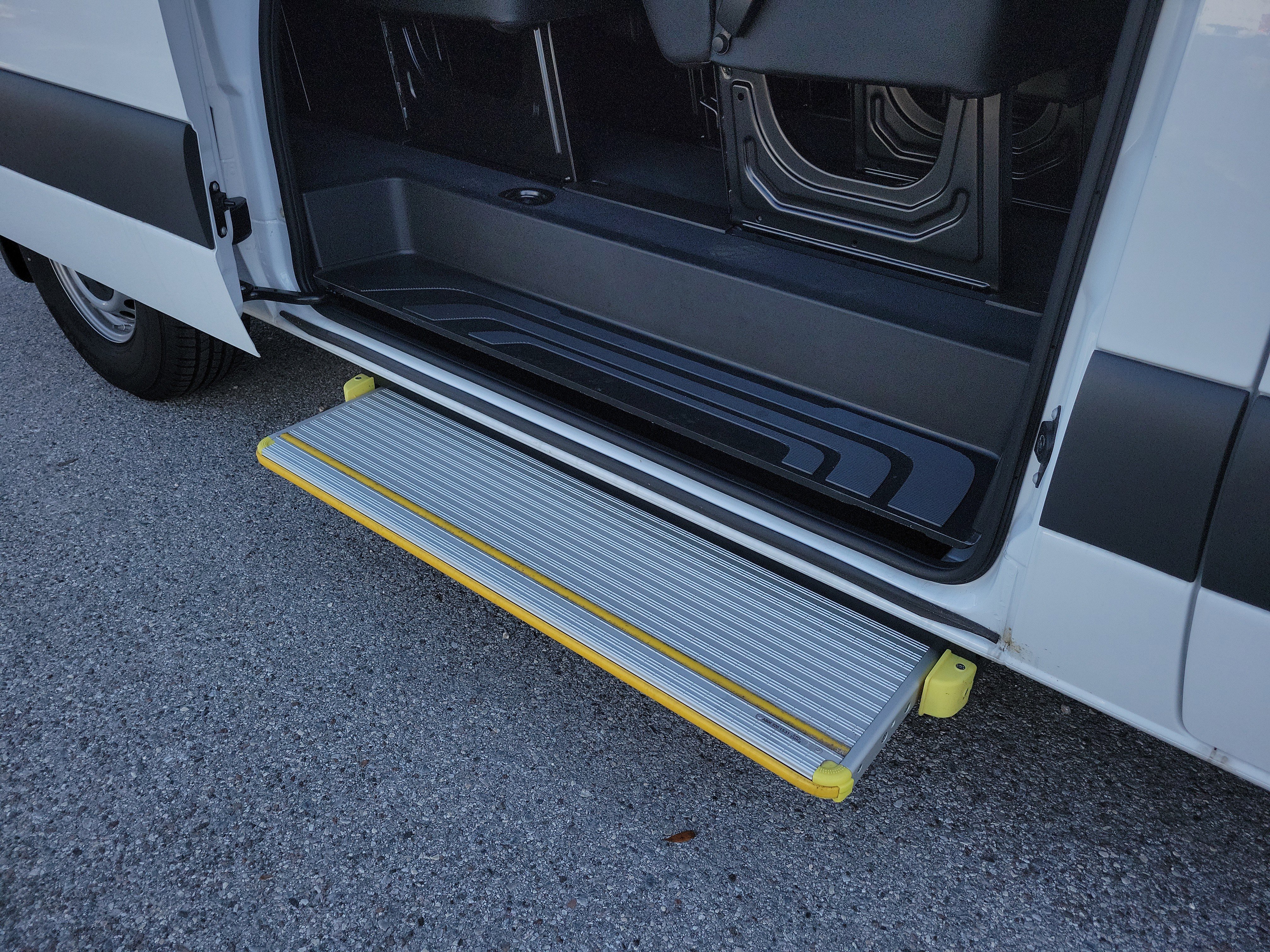 Used 2025 Mercedes-Benz Sprinter 2500 image 14