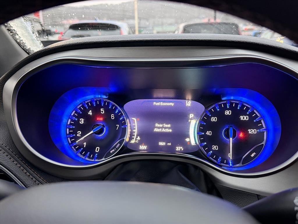 Used 2024 Chrysler Pacifica Pinnacle image 18