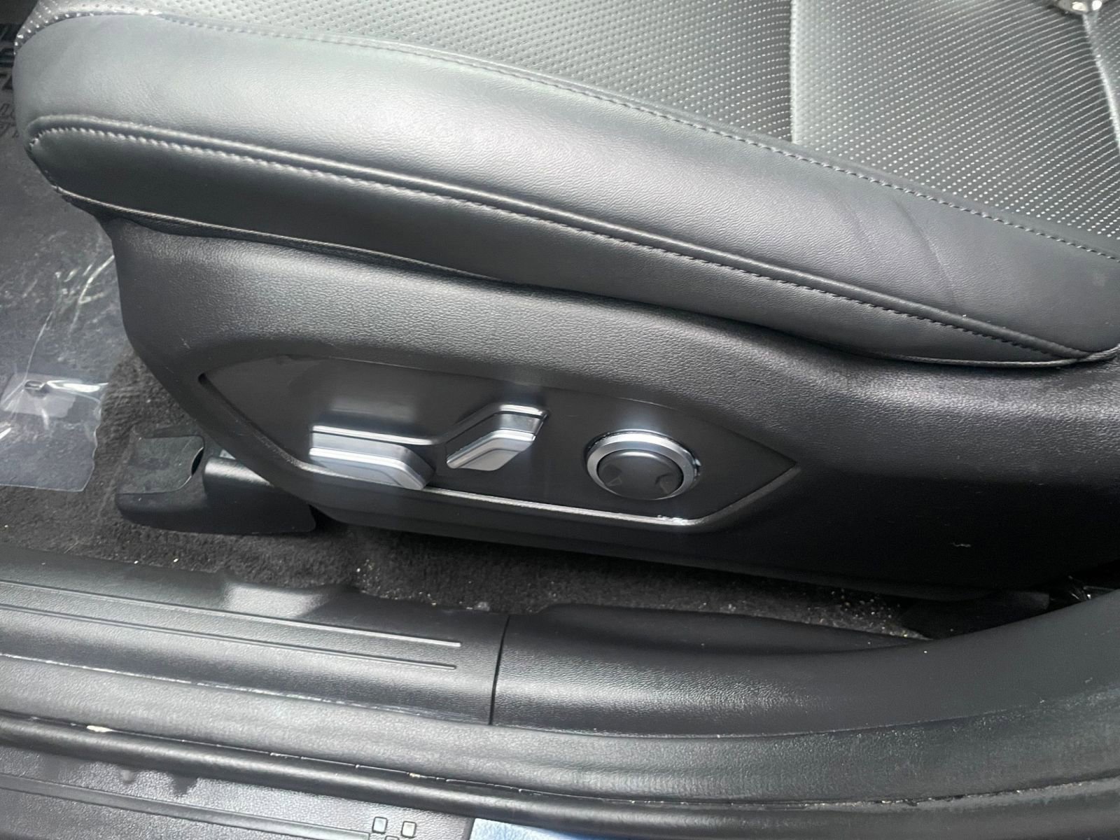 Used 2025 Hyundai Santa Fe SEL image 23