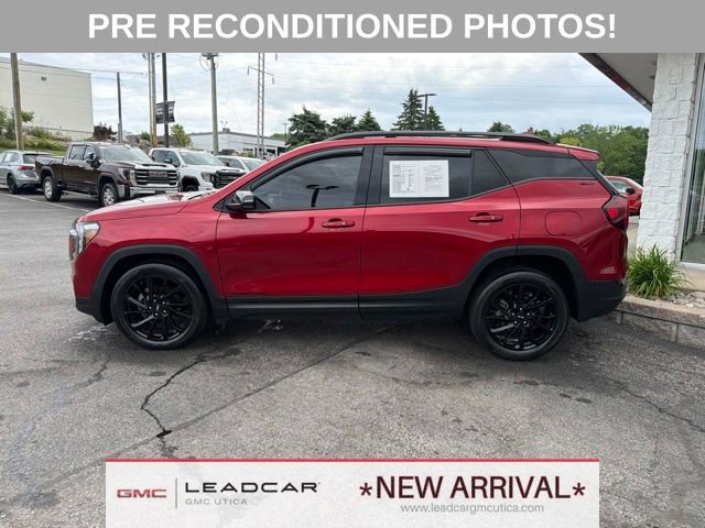 Used 2023 GMC Terrain SLT w/ Elevation Edition AWD/4WD image 2