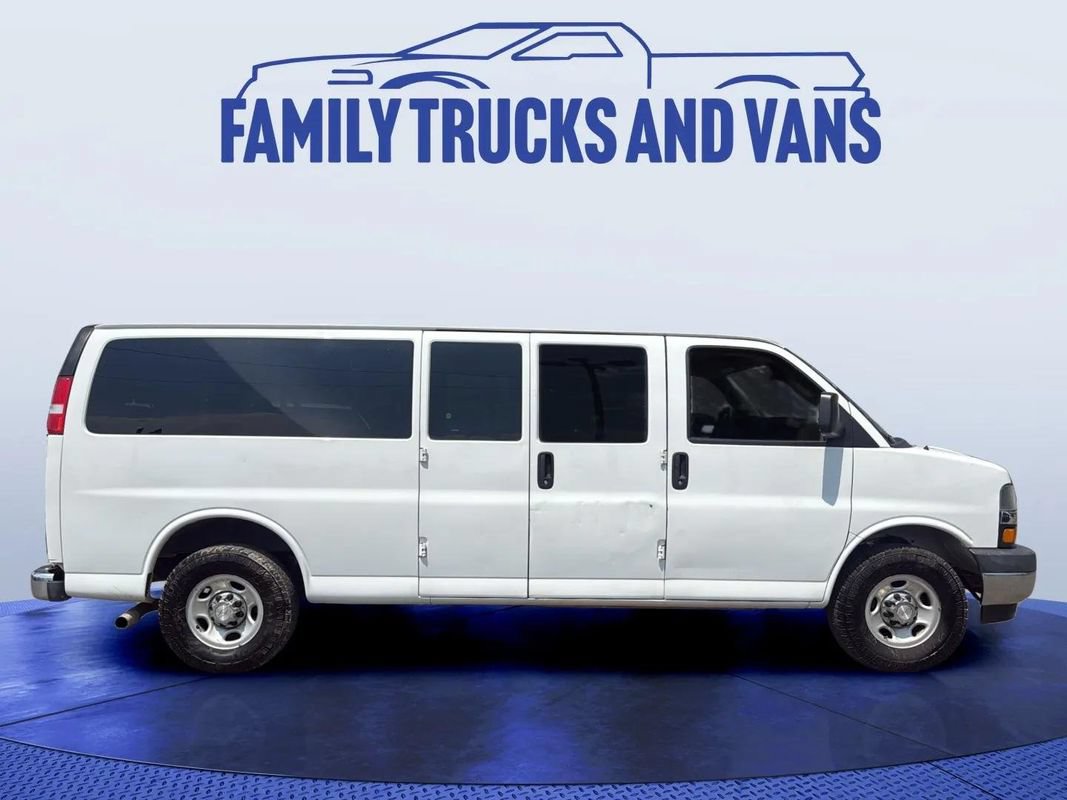 Used 2020 Chevrolet Express 3500 LT w/ LT Preferred Equipment Group RWD image 6