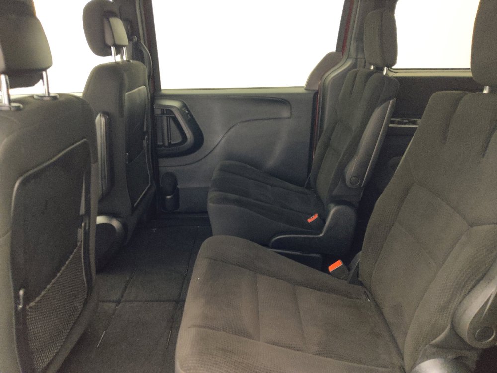 Used 2019 Dodge Grand Caravan SE FWD image 18