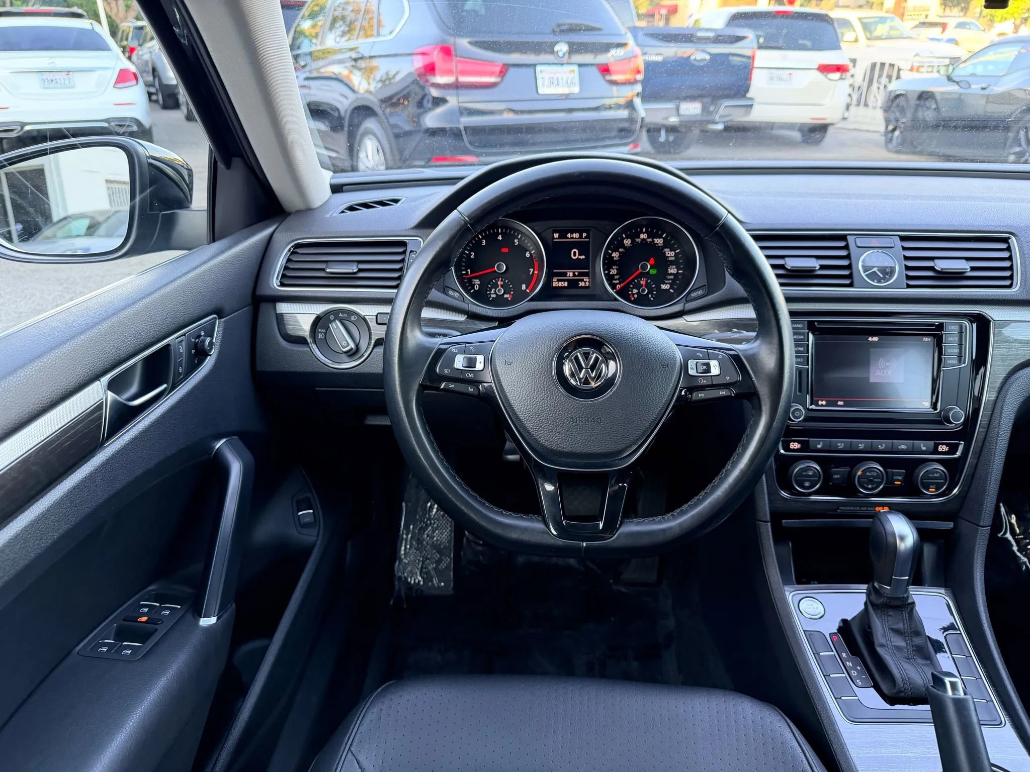 Used 2017 Volkswagen Passat 1.8T SE w/ SE Lighting Package image 12