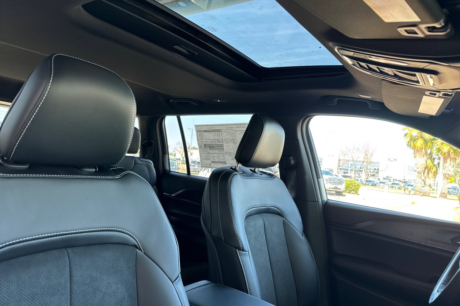 Certified 2025 Jeep Grand Cherokee L Altitude image 17