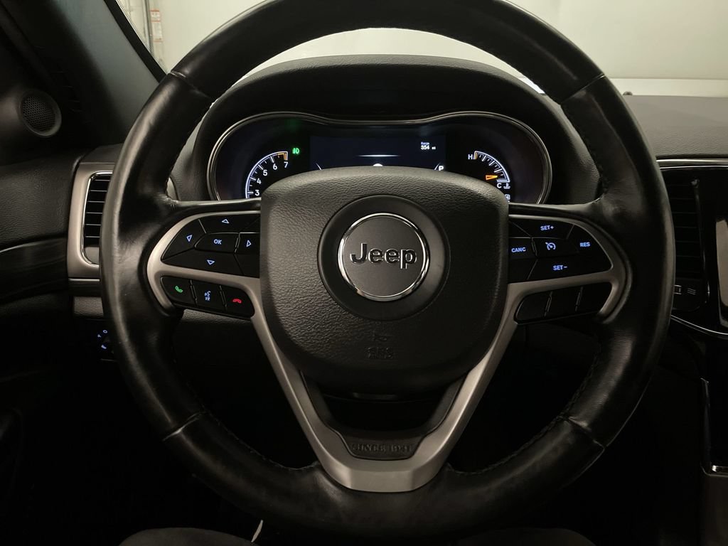Used 2022 Jeep Grand Cherokee Laredo X AWD/4WD image 5