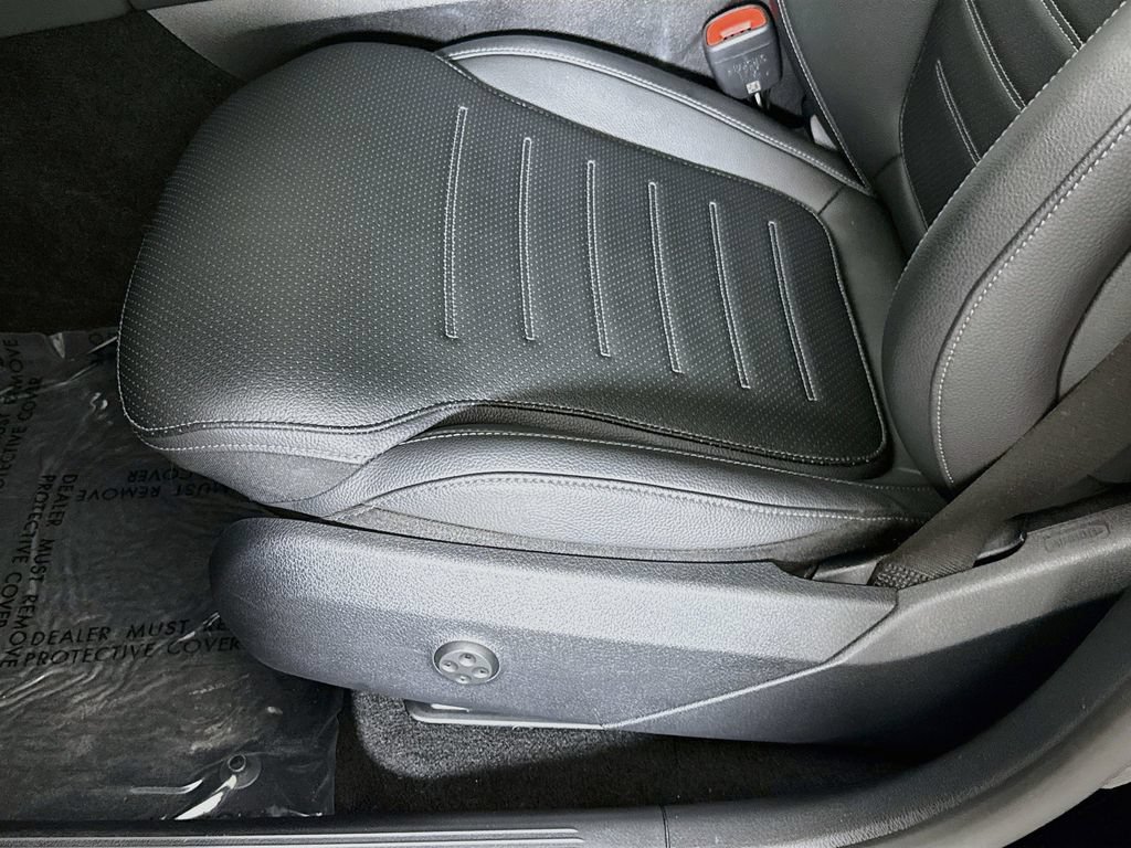 Certified 2025 Mercedes-Benz GLC 300 4MATIC image 20