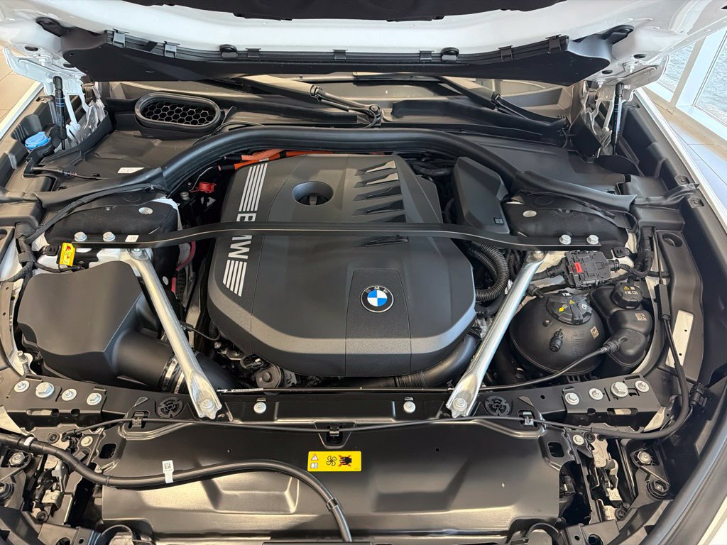 New 2026 BMW 750e xDrive w/ Executive Package AWD/4WD image 25