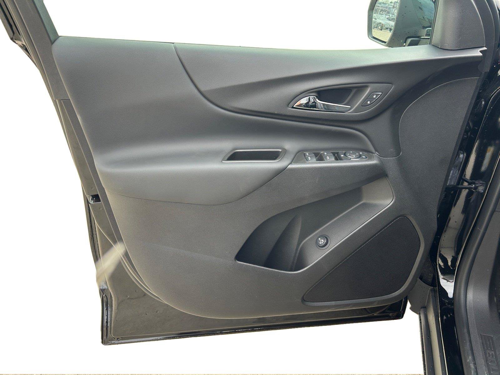 Used 2024 Chevrolet Equinox LT FWD image 9