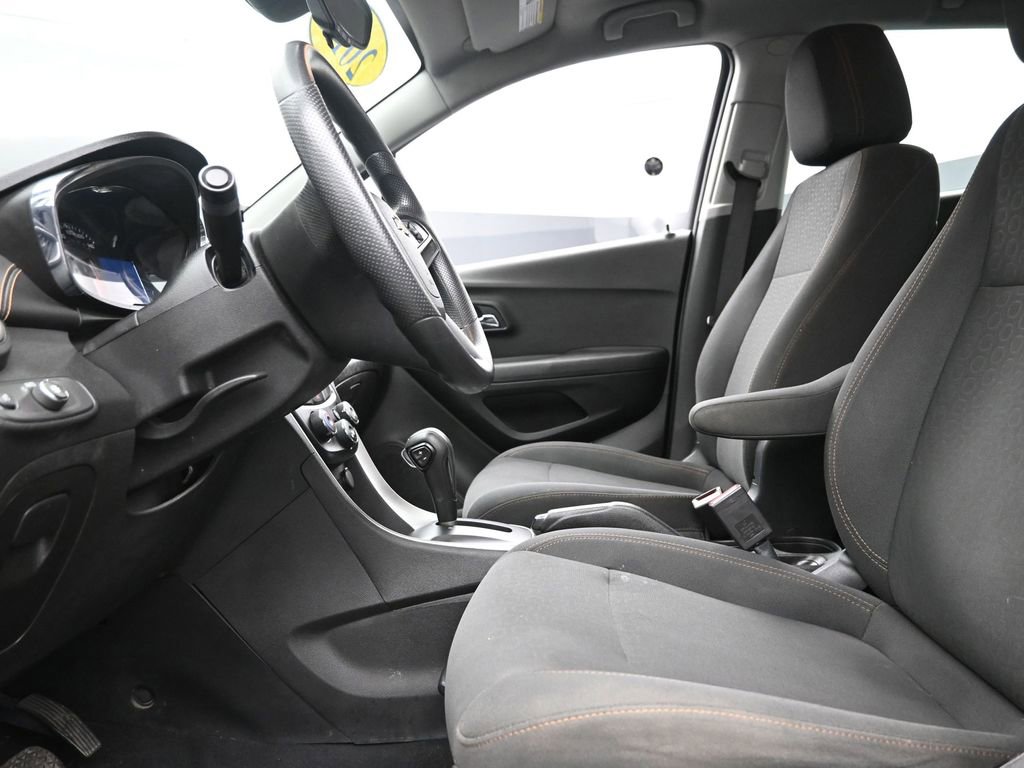 Used 2017 Chevrolet Trax LS image 13