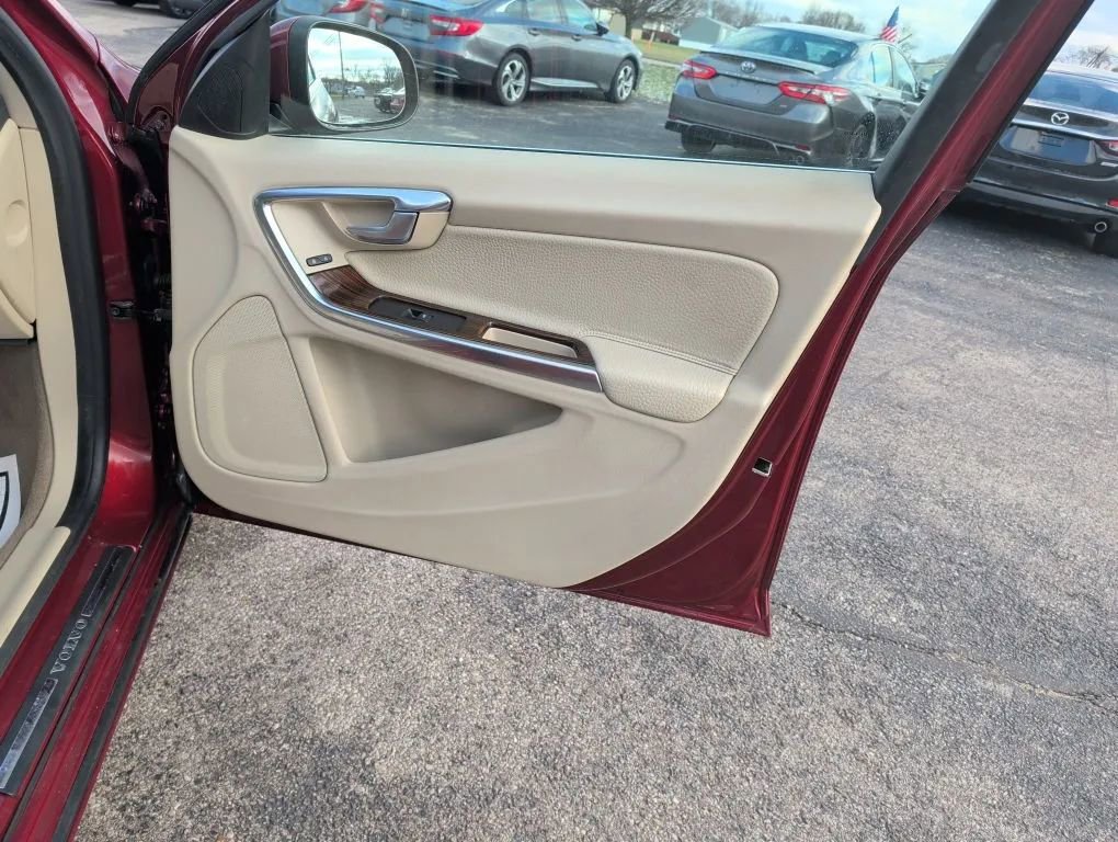 Used 2013 Volvo S60 T5 image 14