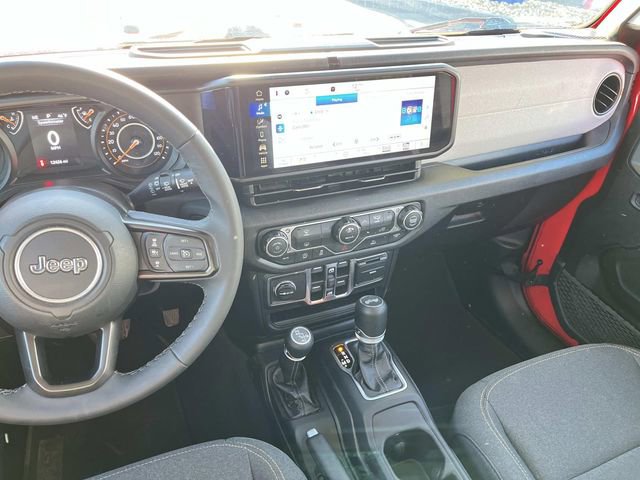 Used 2025 Jeep Wrangler Unlimited Sport AWD/4WD image 13