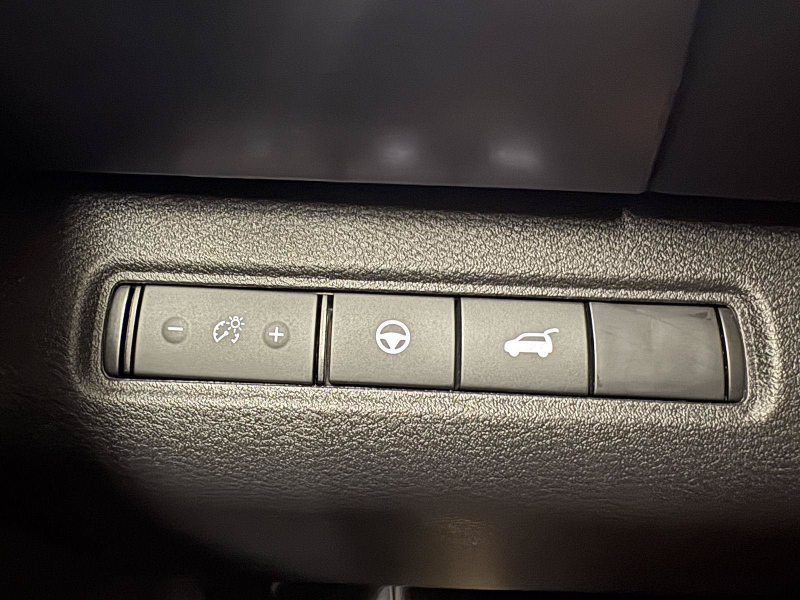 Used 2025 Nissan Pathfinder SL w/ SL Premium Package AWD/4WD image 26