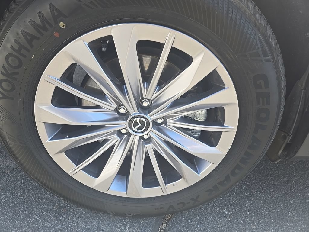Used 2025 MAZDA CX-90 3.3 Turbo w/ Preferred Package AWD/4WD image 39