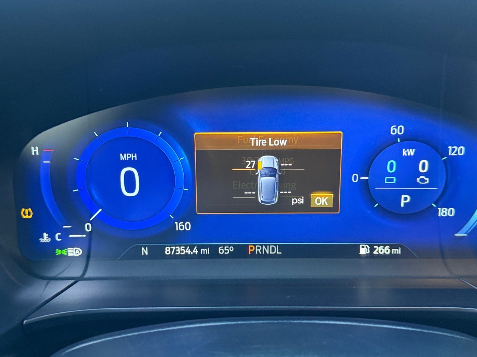 Used 2020 Ford Escape Titanium w/ Titanium Premium Package 2.0 AWD/4WD image 11