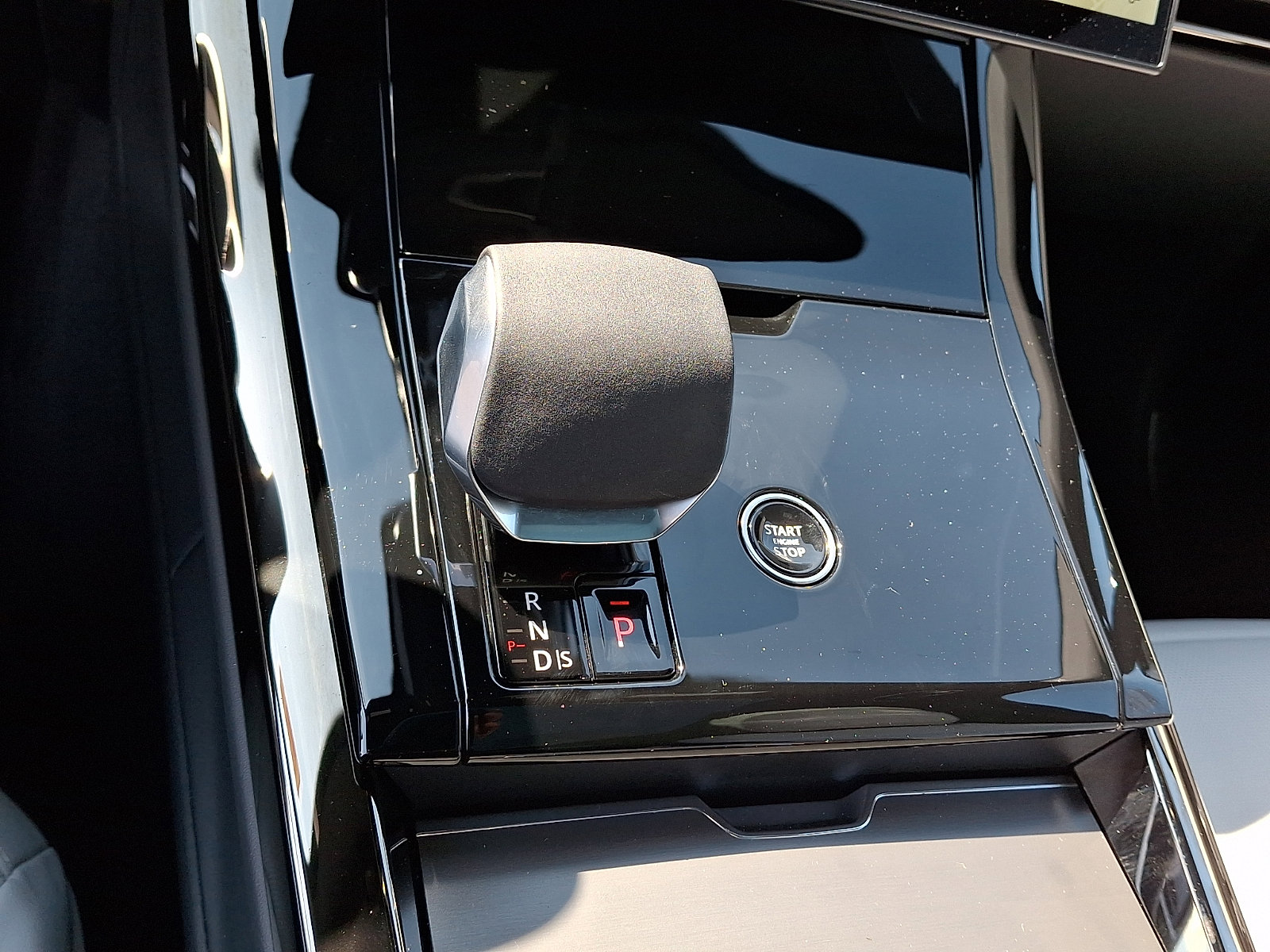 Used 2025 Land Rover Range Rover Sport Dynamic SE image 15