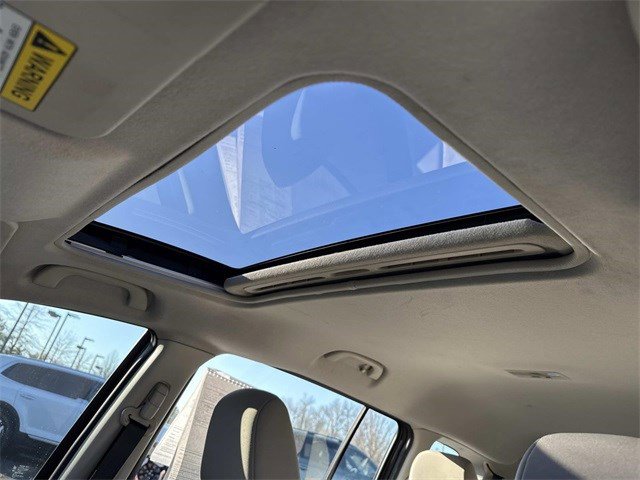 Used 2012 MAZDA MAZDA5 Touring w/ Moonroof & Audio Pkg image 16