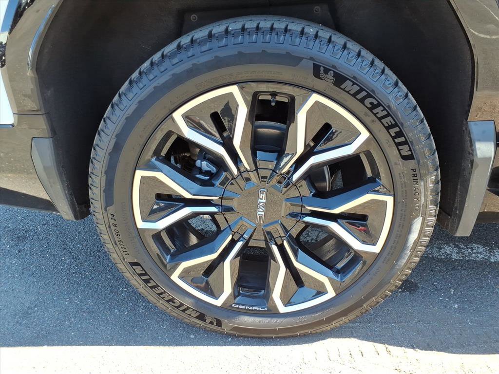 New 2025 GMC Sierra EV Denali image 8