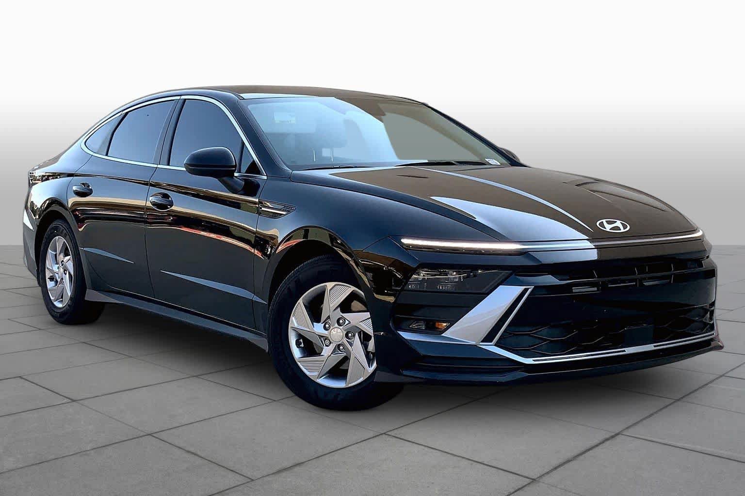 Used 2025 Hyundai Sonata SE FWD image 3