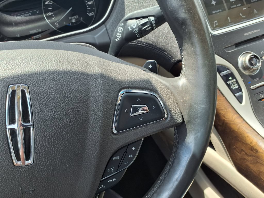 Used 2016 Lincoln MKX Reserve w/ Technology Package FWD image 25