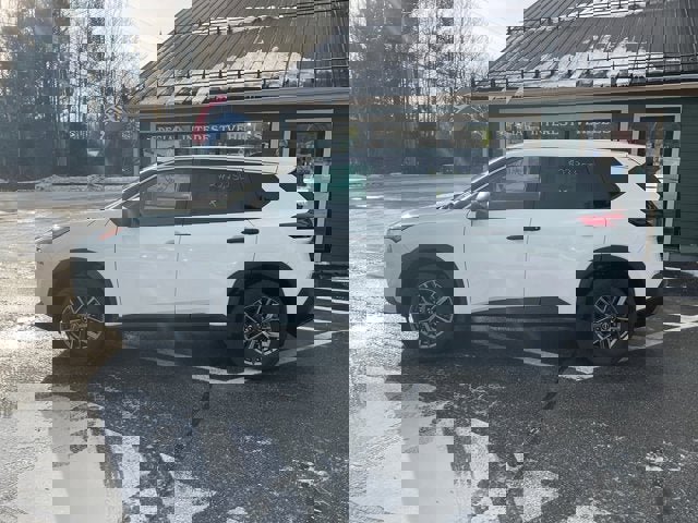 Used 2022 Nissan Rogue S image 10