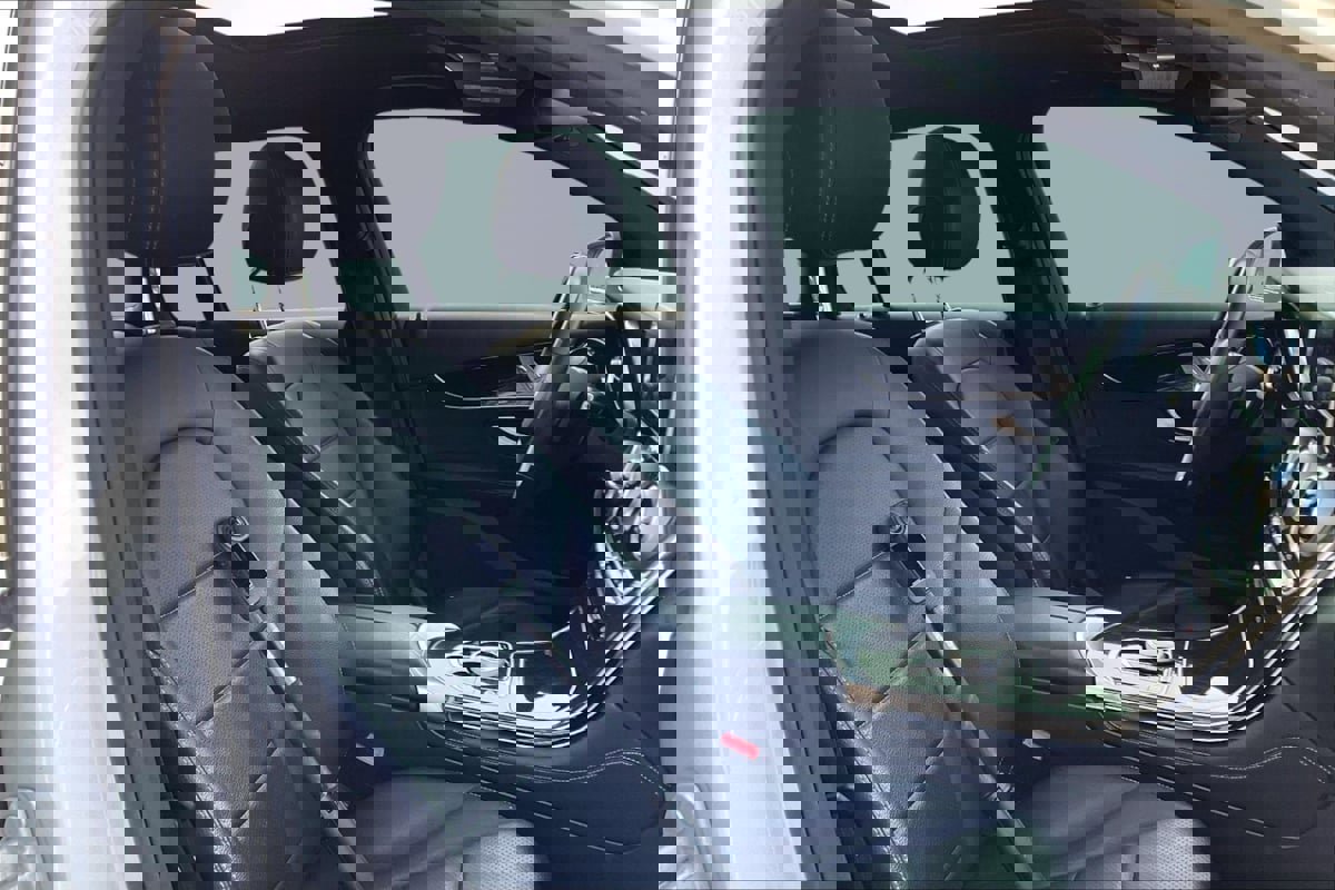 Used 2018 Mercedes-Benz GLC 300 SUV image 7