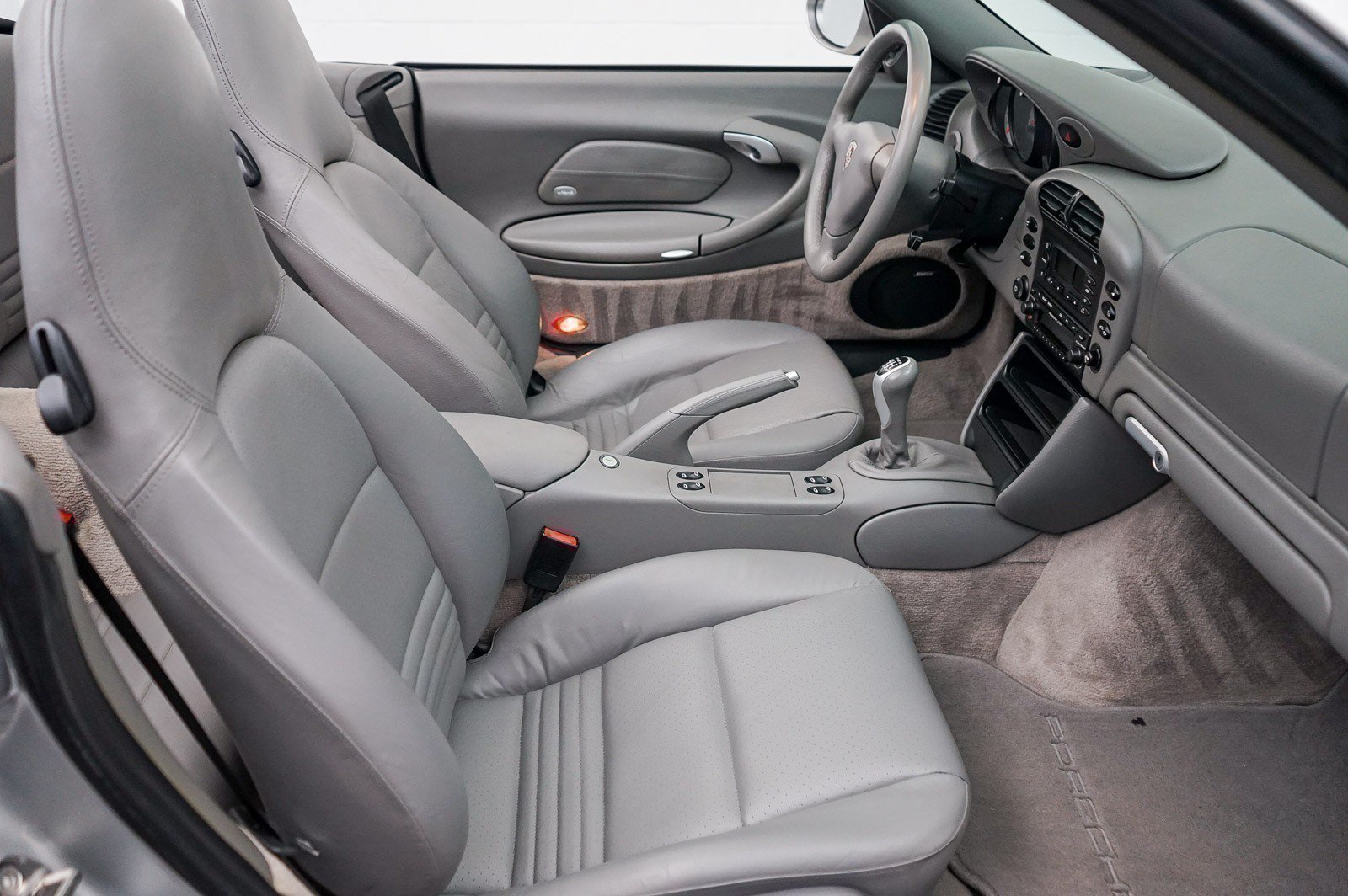 Used 2003 Porsche 911 Carrera RWD image 29