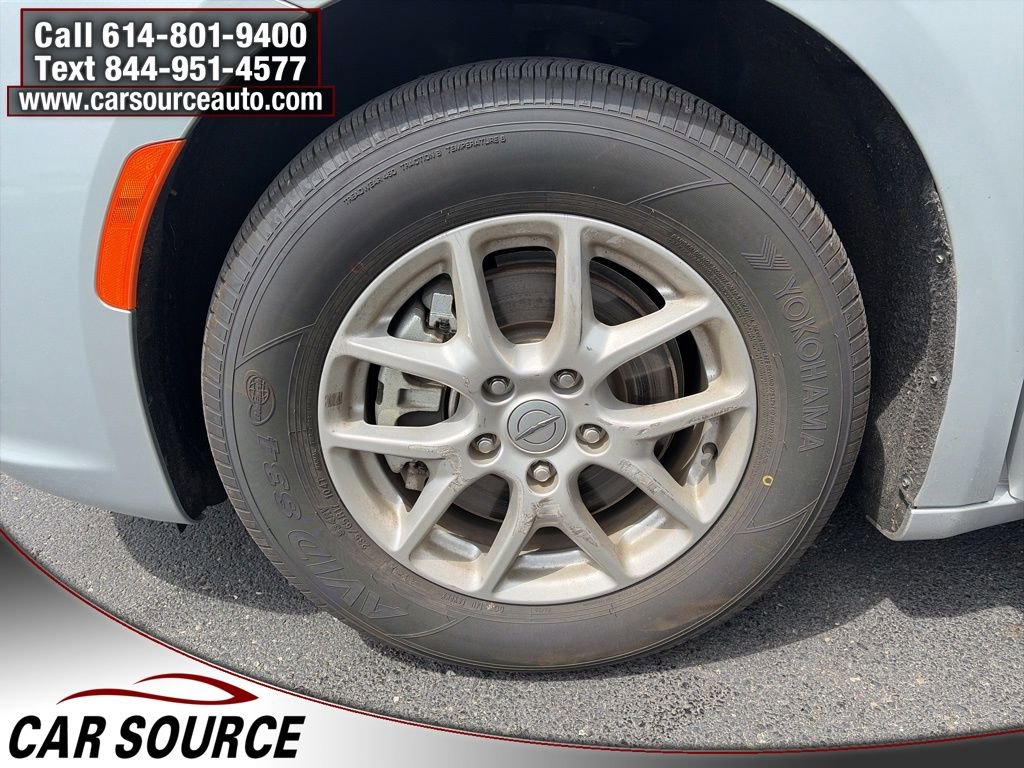 Used 2024 Chrysler Pacifica Touring-L FWD image 25