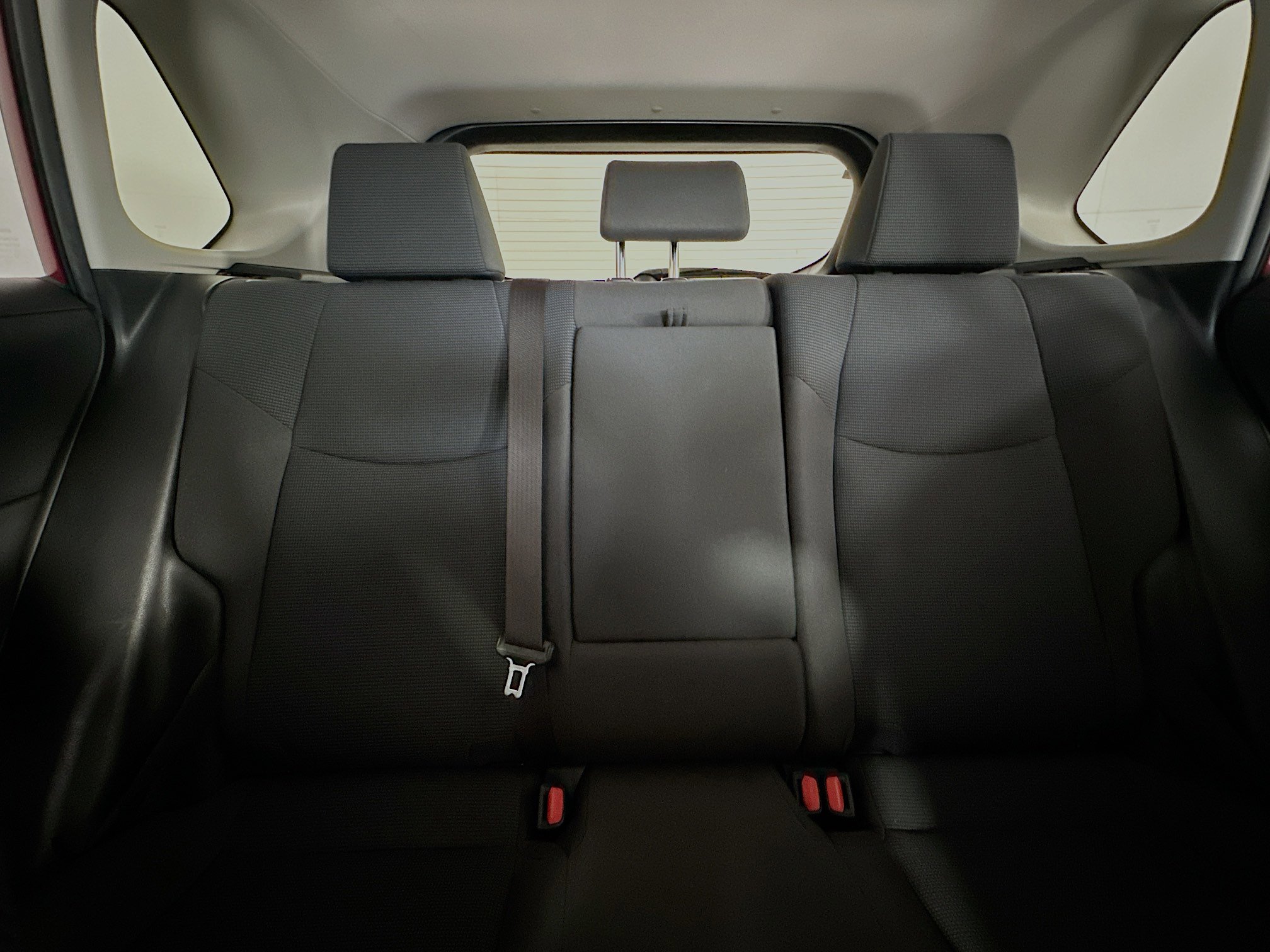 Used 2019 Toyota RAV4 LE FWD image 29