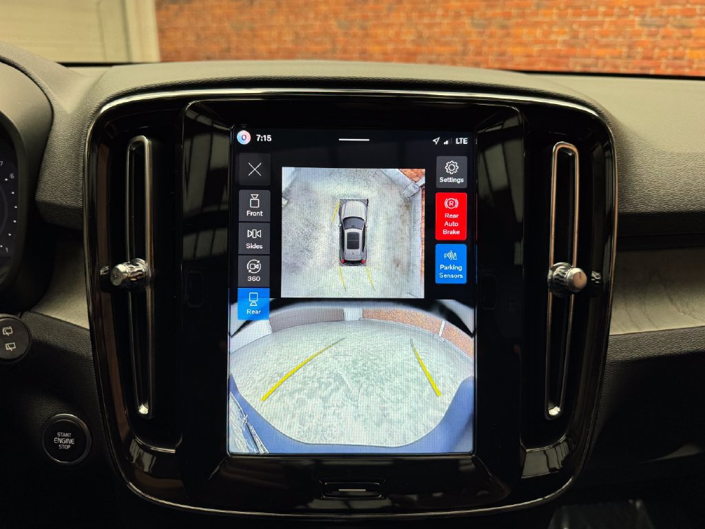 Used 2026 Volvo XC40 B5 Plus AWD/4WD image 23