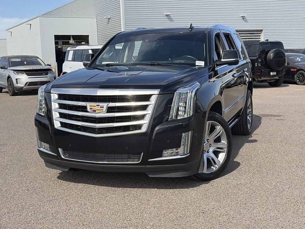 Used 2017 Cadillac Escalade Premium Luxury AWD/4WD image 4