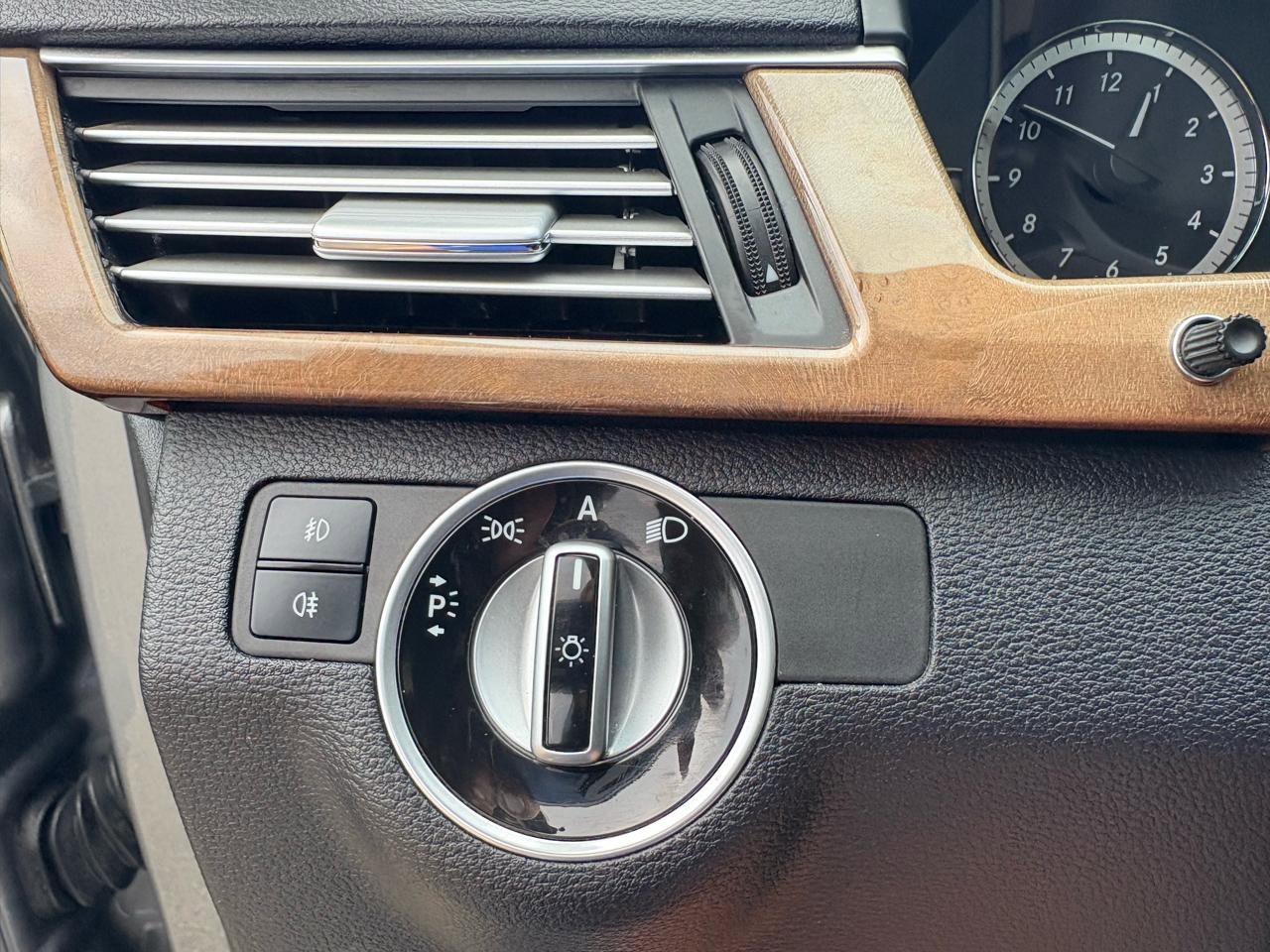 Used 2011 Mercedes-Benz E 350 Sedan image 42