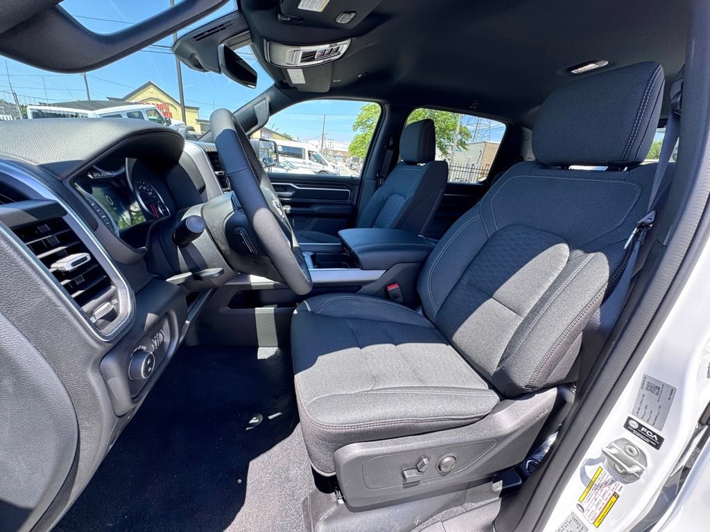 New 2026 RAM 1500 Big Horn AWD/4WD image 14