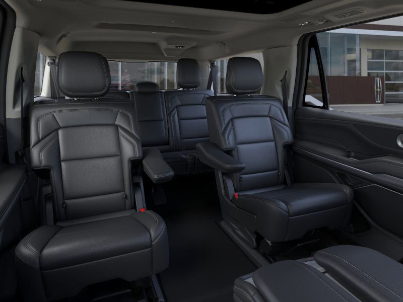 New 2026 Lincoln Navigator L Reserve AWD/4WD image 11
